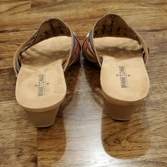 Minnetonka womens leather sandals size 9 - Picture 3 of 5